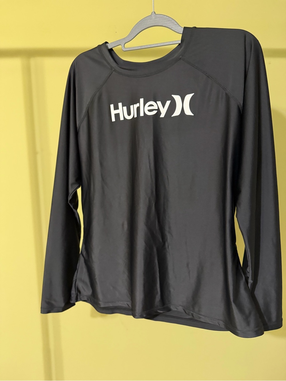 Hurley Black Long-Sleeve Women's UPF 50+ Rash Guard with White Logo